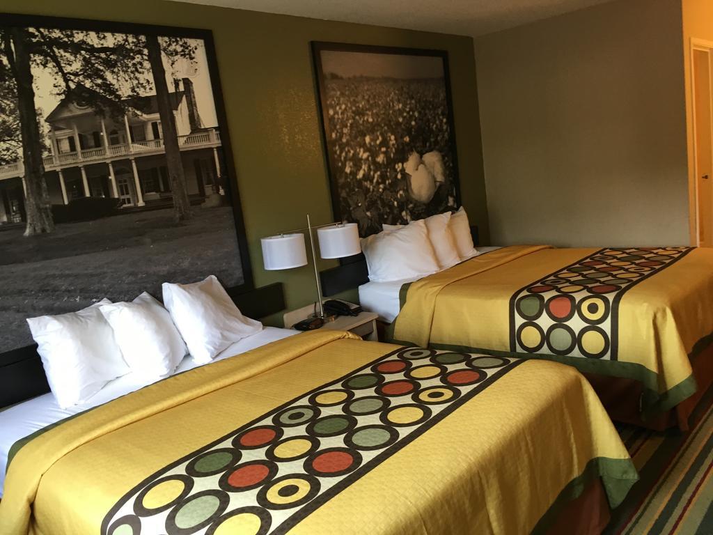 Super 8 By Wyndham Vicksburg Motel Room photo